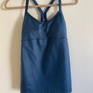 Used with slight signs of wear Alo tank.